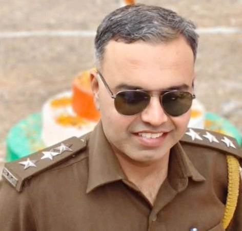 2236 लीटर अवैध महुआ शराब एवं 18795 किलो अवैध महुआ लहान हुआ जप्त. शक्ति जिले के सहायक जिला आबकारी अधिकारी उप्पल की बड़ी सफलता, लगातार कारोबारियो पर हो रही कार्रवाई. नहीं होती कारवाई तो लाखों लीटर अवैध महुआ शराब बनकर लोगों के जीवन को करती तबाह kshititech