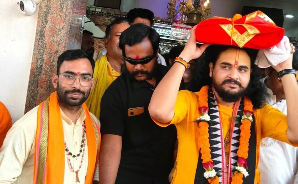 जिला मुख्यालय शक्ति में गौ माता को राष्ट्र माता का दर्जा दिलाने गौ सेवकों ने तहसीलदार को सौंपा ज्ञापन. सिद्ध श्री हनुमान मंदिर से निकली यात्रा kshititech