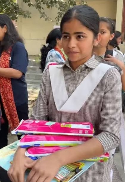 मासिक धर्म पर सिस्टम का अधर्म, स्कूलों में बंटने वाले फ्री नैपकिन लैब जांच में फेल.पीरियड्स का ब्लड नहीं सोख पा रहे पैड. क्योंकि वजन 10 की जगह 5.4 ग्राम ही।थिकनेस भी 30% कम; नतीजा- बच्चियों को स्किन रेशेज और इंफेक्शन.पैड्स के साथ नहीं दिए गए डिस्पोजल पाऊच kshititech