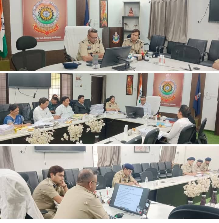 आई जी साहब की मैराथन बैठक-स्मार्ट विवेचना करें पुलिस.आपराधिक मामलों में पुलिस कैसे करें कार्यवाही. दोष मुक्त हुए प्रकरणों की भी आईजी रामगोपाल गर्ग ने करी समीक्षा. अभियोजन अधिकारियों की बैठक लेकर आई जी साहब ने बताएं बारीकी से जांच के तरीके. आई जी साहब ने कहा- हमारी त्रुटियों एवं कमियों के चलते अपराधी हो जाते हैं दोष मुक्त kshititech