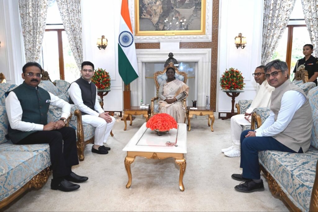 सरकारी मशीनरी के दुरुपयोग आरोप-पंजाब के दल बदल करने वाले सांसद पहुंचे राष्ट्रपति के दरबार में. पंजाब की आम आदमी पार्टी सरकार की शिकायत की महामहिम के पास. राघव चड्ढा ने कहा- हमें टारगेट कर रही है पंजाब की सरकार सरकारी मशीनरी के दुरुपयोग आरोप-पंजाब के दल बदल करने वाले सांसद पहुंचे राष्ट्रपति के दरबार में. पंजाब की आम आदमी पार्टी सरकार की शिकायत की महामहिम के पास. राघव चड्ढा ने कहा- हमें टारगेट कर रही है पंजाब की सरकार kshititech