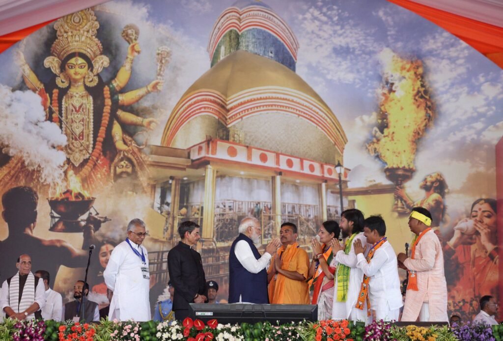 कहां मिलेगा ऐसा प्रधानमंत्री-शपथ ग्रहण मंच पर जनता के सामने दंडवत हुए PM मोदी, बोले- बंगाल की जन शक्ति को मेरा प्रणाम. मुखर्जी जी की भूमि पर खिला कमल. 9 मई भाजपा के लिए सबसे बड़ी खुशी का दिन. गुरु रवींद्रनाथ टैगोर जी को भी स्मरण किया मोदी जी ने कहां मिलेगा ऐसा प्रधानमंत्री-शपथ ग्रहण मंच पर जनता के सामने दंडवत हुए PM मोदी, बोले- बंगाल की जन शक्ति को मेरा प्रणाम. मुखर्जी जी की भूमि पर खिला कमल. 9 मई भाजपा के लिए सबसे बड़ी खुशी का दिन. गुरु रवींद्रनाथ टैगोर जी को भी स्मरण किया मोदी जी ने kshititech