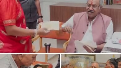 सांसद बृजमोहन अग्रवाल ने अपने संसदीय क्षेत्र के जरूरतमंद लोगों को किया स्वेच्छानुदान सहायता राशि के चेक का वितरण. बृजमोहन ने कहा- यह सेवा सहयोग केवल आर्थिक सहायता नहीं. बल्कि सर्व वर्ग के लोगों को लेकर आगे बढ़ने का एक छोटा सा प्रयास kshititech