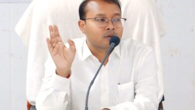 ईंधन आपूर्ति पर सख्त हुआ जिला प्रशासन-शक्ति जिले के पेट्रोल पंप संचालकों की बैठक ली कलेक्टर साहब ने.पंप संचालकों को ईंधन आपूर्ति सामान्य बनाए रखने के दिए निर्देश.डिब्बों में डीजल- पेट्रोल देने पर होगी सख्त कार्रवाई. अवैध भंडारण पर निगरानी रखेगा प्रशासन kshititech