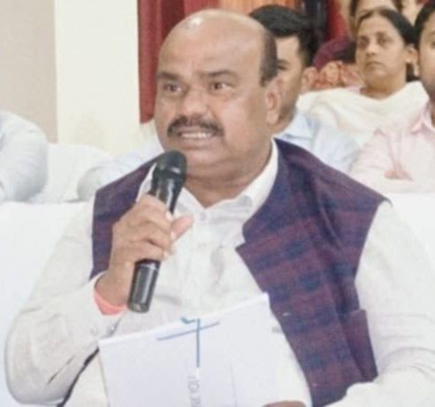 10 लाख रुपए की लागत से जिला अधिवक्ता संघ के भवन का होगा निर्माण. जांजगीर चांपा विधायक व्यास कश्यप ने दी स्वीकृति. अधिवक्ता साथियों ने किया विधायक जी का धन्यवाद kshititech