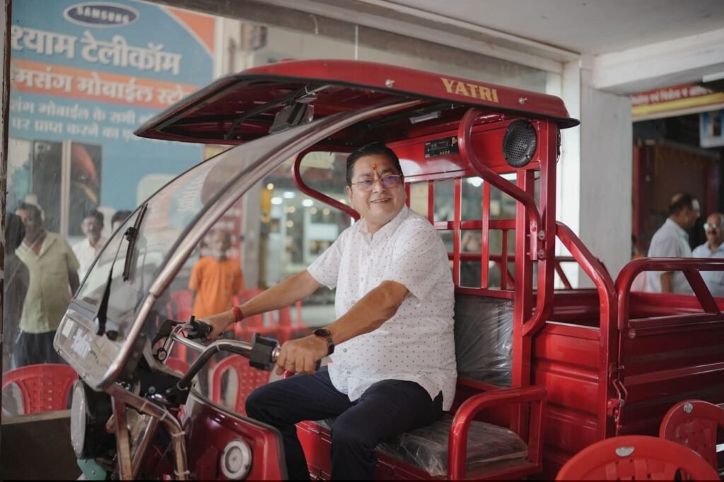 जिला मुख्यालय शक्ति में भी अब ई थ्री व्हीलर ऑटो की होंगी उपलब्धता. 12 मई को जिंदल ई ऑटो का हुआ भव्य शुभारंभ. नगर पालिका अध्यक्ष श्यामसुंदर अग्रवाल ने कहा-डीजल पेट्रोल की बचत के लिए करें ई वाहनों का उपयोग. यात्रियों का सफर भी होगा आसान kshititech