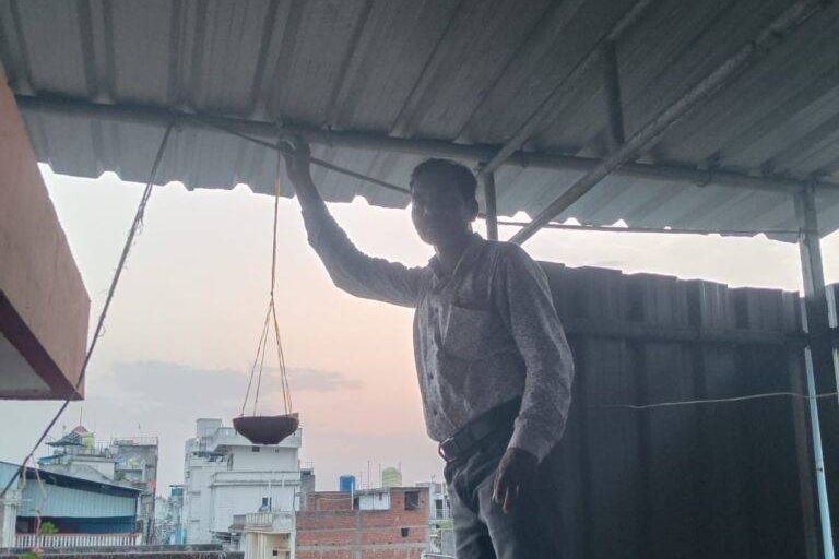 हमारी धरोहर पक्षियों को जीवन देने सराहनीय प्रयास -शक्ति के अग्रवाल युवा मंडल ने बांटे मिट्टी के सीकोरे-पक्षियों को गर्मी में पानी पिलाने का एक अहम अभियान हमारी धरोहर पक्षियों को जीवन देने सराहनीय प्रयास -शक्ति के अग्रवाल युवा मंडल ने बांटे मिट्टी के सीकोरे-पक्षियों को गर्मी में पानी पिलाने का एक अहम अभियान kshititech