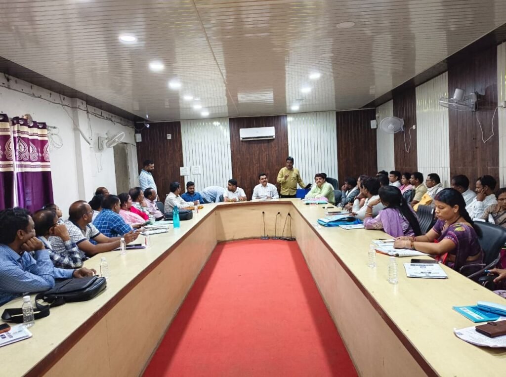 जनगणना के जिला पर्यवेक्षक ने दी सुपरवाइजर एवं जनगणना कर्मचारियों को जानकारी. नगर पालिका कार्यालय शक्ति के सभागार में आयोजित था प्रशिक्षण कार्यक्रम kshititech