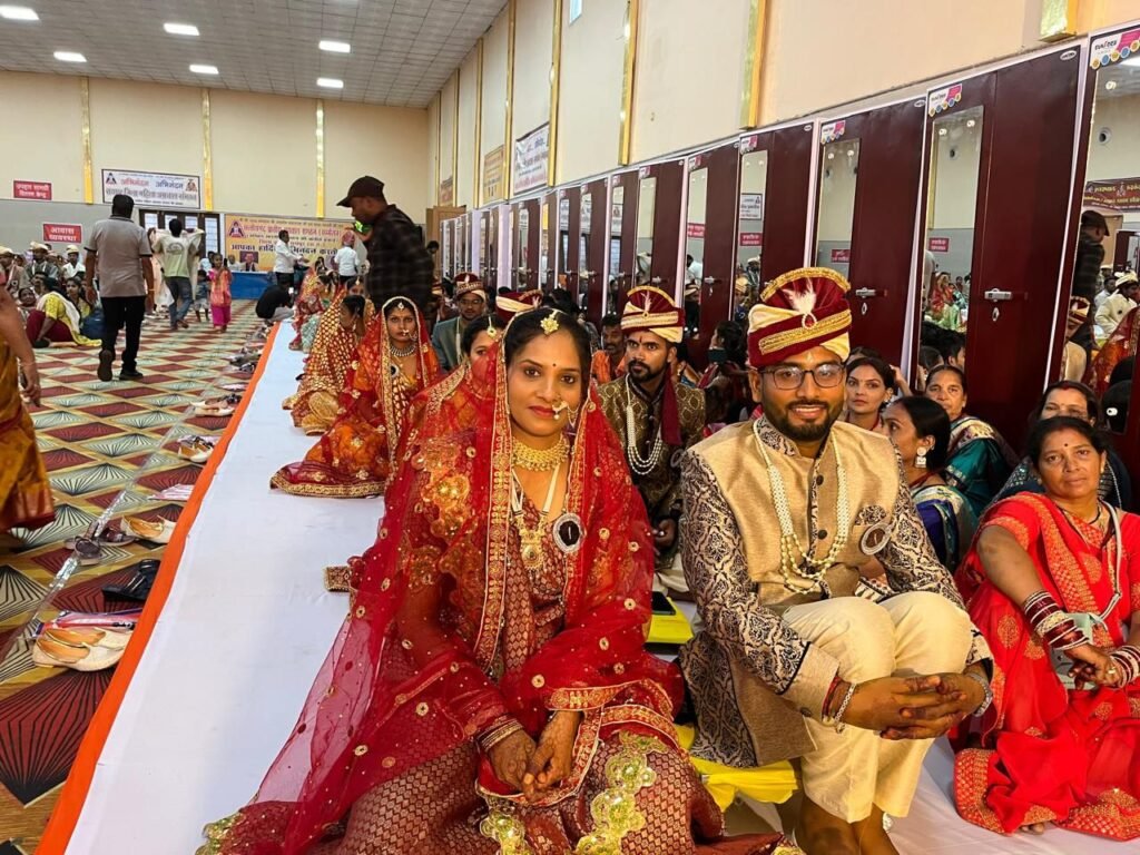 51 जोड़ों का विवाह-03 मई को राजधानी रायपुर में अग्रवाल संगठन के निःशुल्क सामूहिक विवाह में उमड़ा जनसैलाब.धर्म जागरण प्रमुख राजेंद्र जी ने कहा अद्भुत आयोजन.समाज आनादिकाल से सेवाभावी, छत्तीसगढ़ की बेटियों का कन्यादान, सेवा की पराकाष्ठा-गौरीशंकर अग्रवाल.विधायक डॉ अग्रवाल ने कहा-कन्याओं का घर बसाना ही असली पुण्य kshititech