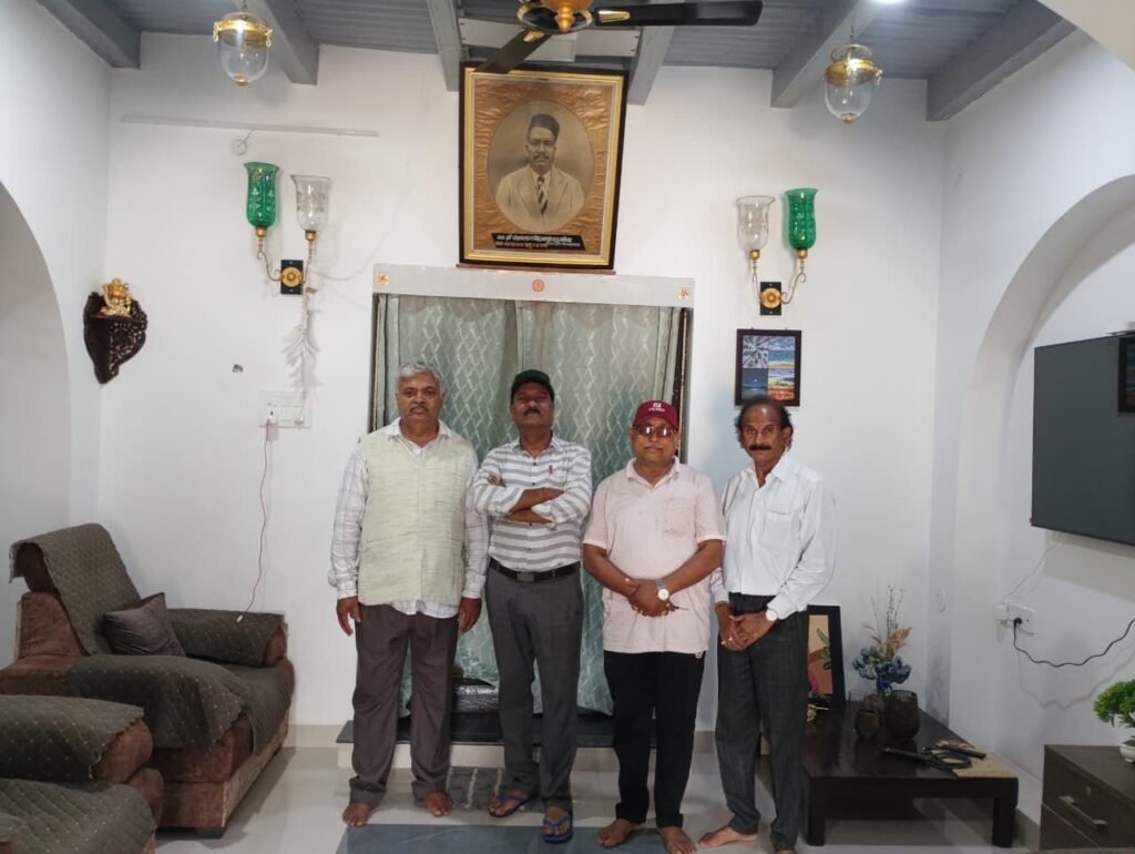 डॉ. राम विजय शर्मा ने हट्टा की बावड़ी पर किया शोध. देश के विभिन्न स्थानों पर अलग-अलग विषयों पर शोध कर रहे हैं डॉ राम विजय शर्मा. इतिहास से जुड़े कठिन विषयों पर शोधकर्ता के रूप में पहचान है डॉक्टर शर्मा की kshititech