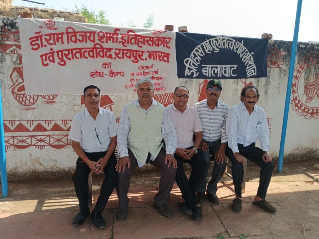 डॉ. राम विजय शर्मा ने हट्टा की बावड़ी पर किया शोध. देश के विभिन्न स्थानों पर अलग-अलग विषयों पर शोध कर रहे हैं डॉ राम विजय शर्मा. इतिहास से जुड़े कठिन विषयों पर शोधकर्ता के रूप में पहचान है डॉक्टर शर्मा की kshititech