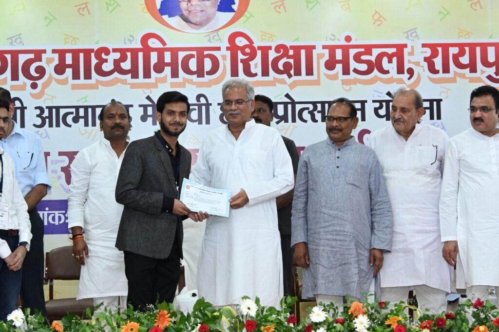 लगातार चार वर्ष राज्य की मेरिट सूची में स्थान बनाने वाला एकमात्र संस्थान।लगातार नगर में प्रथम स्थान बनाने वाला संस्थान kshititech