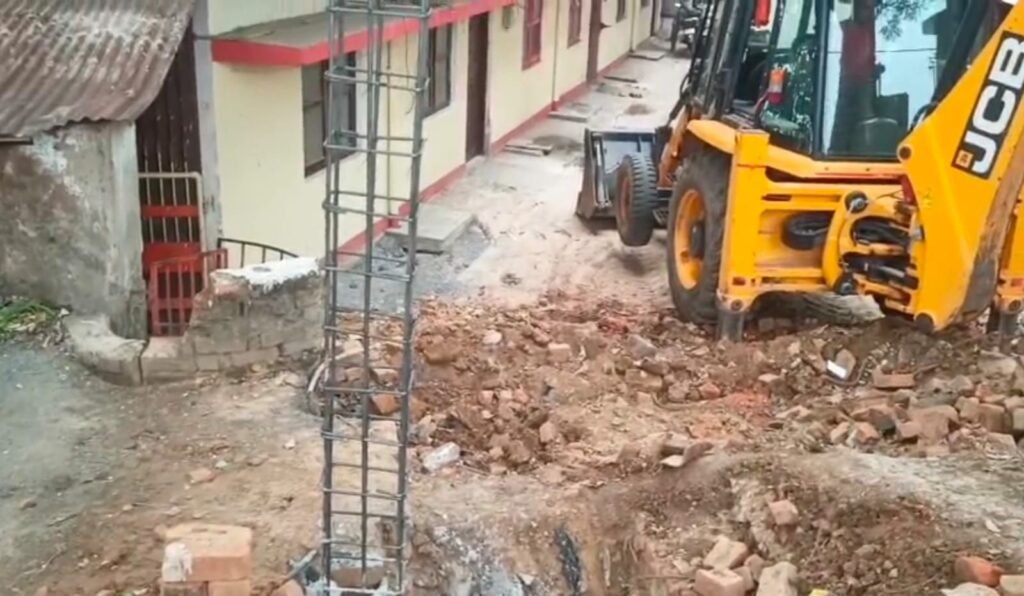 आओ. आप हम सभी शक्ति शहर को स्वच्छ बनाएं-शक्ति नगर पालिका क्षेत्र में स्वच्छ सर्वेक्षण। महा स्वच्छता अभियान के तहत स्वच्छता मित्रों एवं कर्मचारियों ने ली शपथ। सीएमओ के नेतृत्व में वार्ड क्रमांक 11 में अतिक्रमण हटाने चलाया गया अभियान kshititech