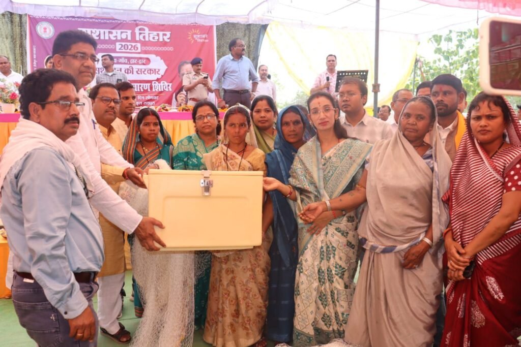 शक्ति जिले में ध्वनि विस्तारक यंत्रों को लेकर प्रशासन के दिशा निर्देश जारी. उल्लंघन होने पर होगी कार्रवाई कलेक्टर तोपनो के निर्देशन में जिले में समाधान शिविरों का हो रहा व्यवस्थित आयोजन. सरकार की योजनाओं से जनता खुश. तोपनो साहब की चेतावनी से अधिकारी भी हुए सजग़.पूरे समय नजर आए शिविर में kshititech