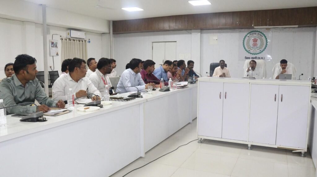 10 खबर एक साथ-मंगलवार को शक्ति जिले में तोपनो साहब ने ली समय सीमा की बैठक. जनदर्शन में समस्याएं सुनी साहब जी ने, जिले में 21 दिनों के खेल प्रशिक्षण कार्यक्रम का होगा आयोजन. सुशासन तिहार के समाधान शिविर को लेकर अधिकारियों को दिए गए निर्देश. जिला स्तरीय आधार निगरानी समिति की बैठक संपन्न kshititech