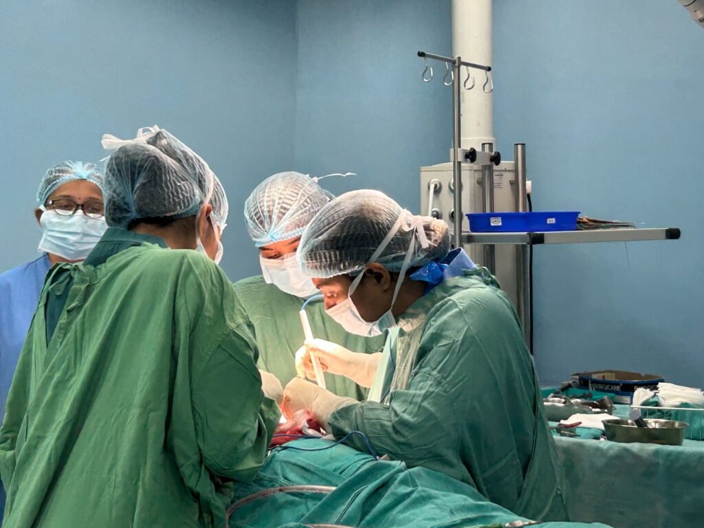 कैंसर मरीजों को नया जीवन डेरा बीएमसी-बालको मेडिकल सेंटर कैंसर के खिलाफ जंग में मरीजों की नई उम्मीद.बीएमसी में एडवांस सर्जिकल टेक्नोलॉजी के प्रयोग से इलाज हुआ किफायती और आसान. 67000 कैंसर मरीजों का उपचार करने वाला छत्तीसगढ़ का विश्वसनीय चिकित्सा संस्थान कैंसर मरीजों को नया जीवन डेरा बीएमसी-बालको मेडिकल सेंटर कैंसर के खिलाफ जंग में मरीजों की नई उम्मीद.बीएमसी में एडवांस सर्जिकल टेक्नोलॉजी के प्रयोग से इलाज हुआ किफायती और आसान. 67000 कैंसर मरीजों का उपचार करने वाला छत्तीसगढ़ का विश्वसनीय चिकित्सा संस्थान kshititech