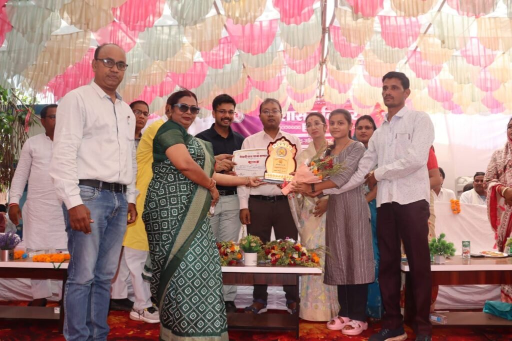 शक्ति जिले में पशु क्रूरता रोकने बनेंगे सख्त नियम. कलेक्टर-एसपी ने ली बैठक,ओड़ेकरा में संपन्न हुआ समाधान शिविर.जिले की टॉपर दुनीशा साहू को किया गया सम्मानित. शक्ति जिले में सुशासन तिहार के समाधान शिविरों से हजारों लोग हो रहे लाभान्वित. कलेक्टर तोपनो साहब के मार्गदर्शन में व्यवस्थित ढंग से हो रहा शिविरों का आयोजन kshititech