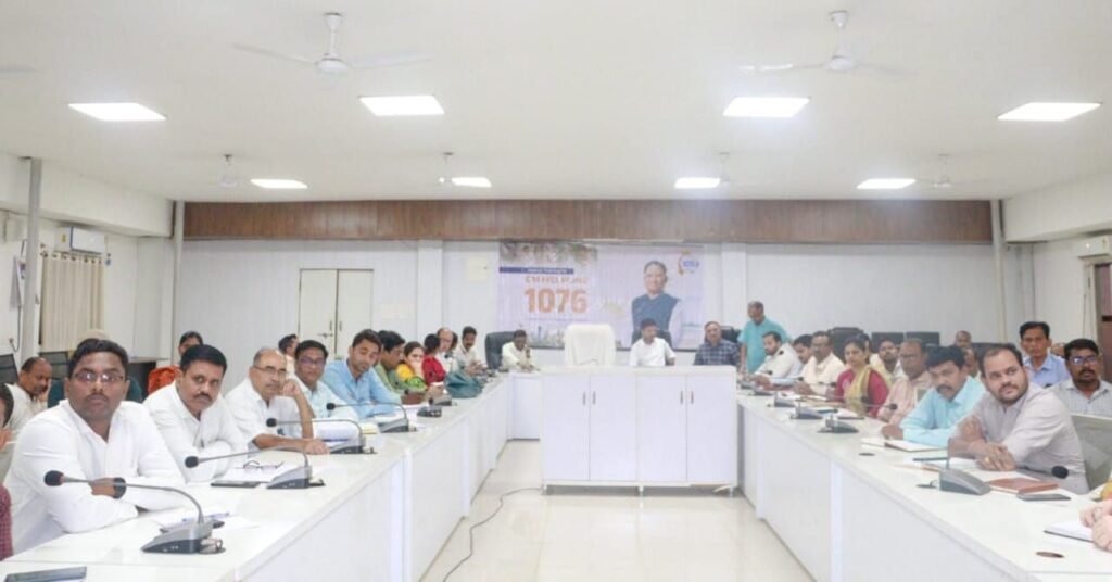सीएम हेल्पलाइन शिकायत प्रबंधन प्रणाली : सीएम हेल्पलाइन 1076 के संचालन के लिए कलेक्ट्रेट कार्यालय सभाकक्ष में एक दिवसीय जिला स्तरीय प्रशिक्षण संपन्न.247 संचालित होगा सीएम हेल्पलाइन शिकायत प्रबंधन प्रणाली, टोल फ्री नंबर 1076 पर निःशुल्क किया जा सकता है कॉल.आम नागरिकों की समस्याओं का होगा समयबद्ध, पारदर्शी, त्वरित और गुणवत्तापूर्ण समाधान. शक्ति जिले के युवाओं को मिलेगा रोजगार. 28 मई को होगा रोजगार मेला* kshititech