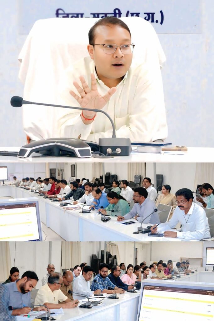 शक्ति के कलेक्टर ने अवैध खाद का भंडारण करने वाले दुकानदारों के खिलाफ सख्ती से कार्रवाई करने के लिए निर्देश. समय सीमा की बैठक को संबोधित कर रहे थे तोपनों साहब. जन समाधान शिविर के आवेदनों की भी करी समीक्षा. आम नागरिकों की सुनी जन दर्शन में समस्याएं. कलेक्टर साहब ने कहा- 10 जून तक फील्ड में तटस्थ रहे अधिकारी कर्मचारी शक्ति के कलेक्टर ने अवैध खाद का भंडारण करने वाले दुकानदारों के खिलाफ सख्ती से कार्रवाई करने के लिए निर्देश. समय सीमा की बैठक को संबोधित कर रहे थे तोपनों साहब. जन समाधान शिविर के आवेदनों की भी करी समीक्षा. आम नागरिकों की सुनी जन दर्शन में समस्याएं. कलेक्टर साहब ने कहा- 10 जून तक फील्ड में तटस्थ रहे अधिकारी कर्मचारी kshititech