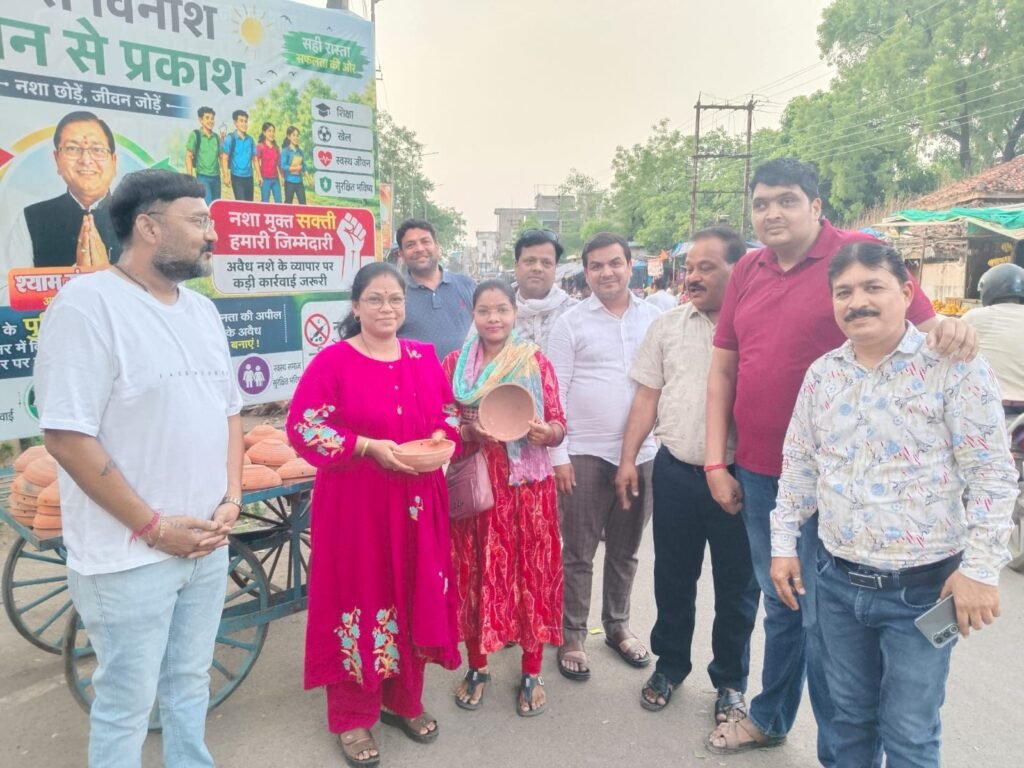 हमारी धरोहर पक्षियों को जीवन देने सराहनीय प्रयास -शक्ति के अग्रवाल युवा मंडल ने बांटे मिट्टी के सीकोरे-पक्षियों को गर्मी में पानी पिलाने का एक अहम अभियान हमारी धरोहर पक्षियों को जीवन देने सराहनीय प्रयास -शक्ति के अग्रवाल युवा मंडल ने बांटे मिट्टी के सीकोरे-पक्षियों को गर्मी में पानी पिलाने का एक अहम अभियान kshititech
