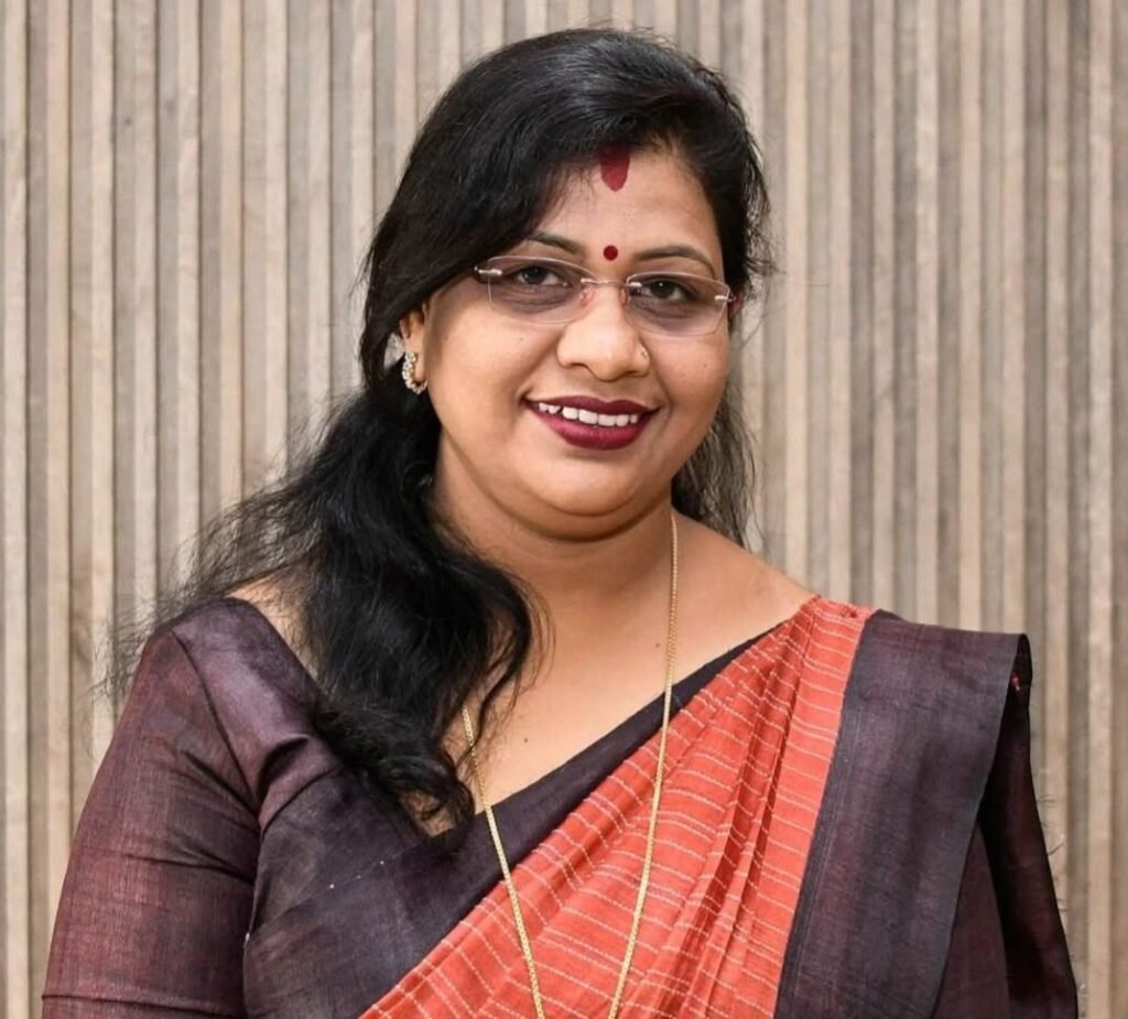 छत्तीसगढ़ प्रदेश महिला कांग्रेस की कार्यवाहक अध्यक्ष बनाई गई विधायक संगीता सिन्हा .नेता प्रतिपक्ष महंत ने दी बधाई. महंत जी ने कहा- नारी शक्ति को मिलेगी नई दिशा छत्तीसगढ़ प्रदेश महिला कांग्रेस की कार्यवाहक अध्यक्ष बनाई गई विधायक संगीता सिन्हा .नेता प्रतिपक्ष महंत ने दी बधाई. महंत जी ने कहा- नारी शक्ति को मिलेगी नई दिशा kshititech