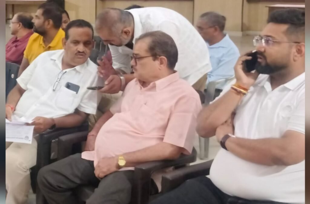 बेहतर यातायात और व्यापार के लिए चेम्बर और महालेखाकार (CAG) की बड़ी बैठक.ट्रांसपोर्ट एसोसिएशन के मीडिया प्रभारी विकास अग्रवाल ने दी जानकारी बेहतर यातायात और व्यापार के लिए चेम्बर और महालेखाकार (CAG) की बड़ी बैठक.ट्रांसपोर्ट एसोसिएशन के मीडिया प्रभारी विकास अग्रवाल ने दी जानकारी kshititech