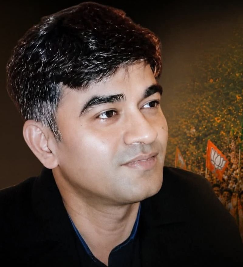 खून से लाल हुई बंगाल की धरती-बंगाल से बड़ी खबर- सरकार गठन से पहले ही बंगाल में सीएम के दावेदार शुभेंदु अधिकारी के निज सचिव चंद्रनाथ रथ की हुई गोली मारकर हत्या. भाजपा ने लगाया साजिश का आरोप kshititech