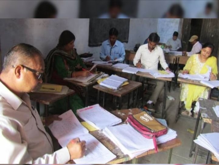 अपनी लापरवाही की सजा भुगतेंगे अब शिक्षक-बोर्ड कॉपी जांच में लापरवाही, 79 शिक्षक ब्लैक लिस्ट-36 मूल्यांकन केंद्रों में मिली गड़बड़ी, 50 नंबर तक दिए गलत अंक. पहली बार छत्तीसगढ़ में हुई इतनी बड़ी कार्रवाई अपनी लापरवाही की सजा भुगतेंगे अब शिक्षक-बोर्ड कॉपी जांच में लापरवाही, 79 शिक्षक ब्लैक लिस्ट-36 मूल्यांकन केंद्रों में मिली गड़बड़ी, 50 नंबर तक दिए गलत अंक. पहली बार छत्तीसगढ़ में हुई इतनी बड़ी कार्रवाई kshititech