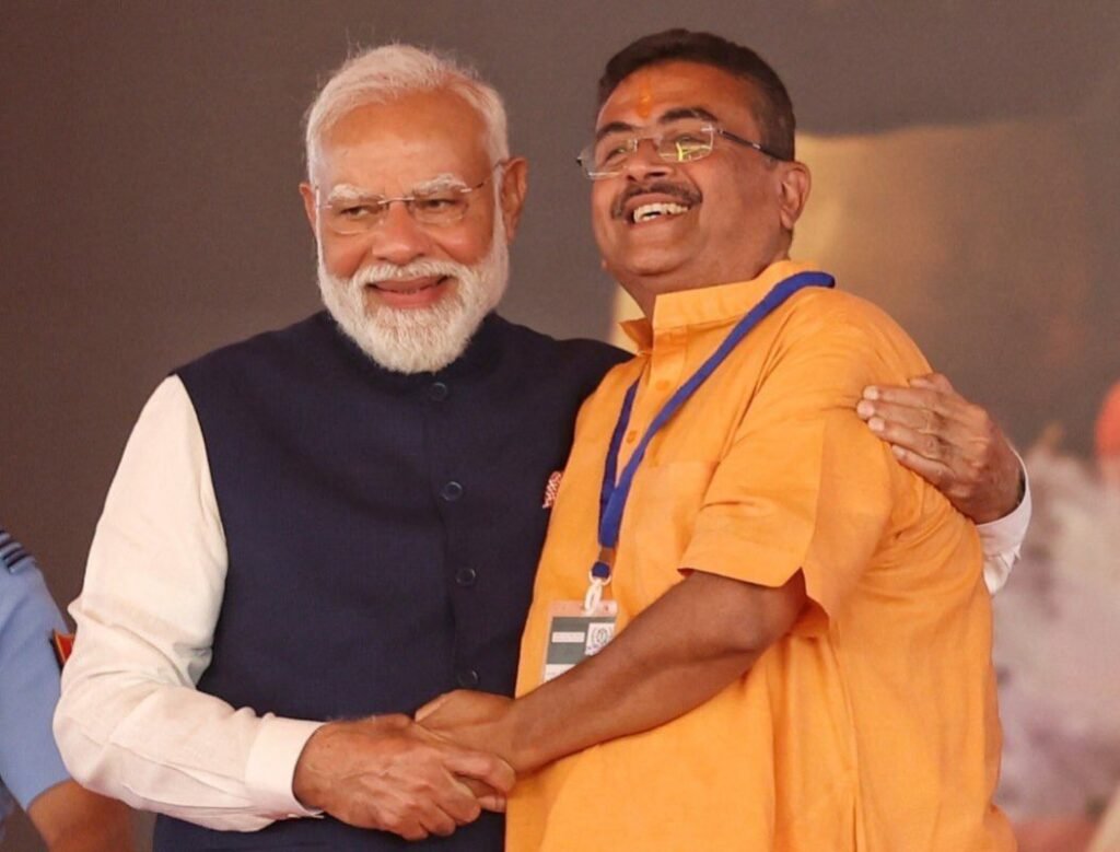 कहां मिलेगा ऐसा प्रधानमंत्री-शपथ ग्रहण मंच पर जनता के सामने दंडवत हुए PM मोदी, बोले- बंगाल की जन शक्ति को मेरा प्रणाम. मुखर्जी जी की भूमि पर खिला कमल. 9 मई भाजपा के लिए सबसे बड़ी खुशी का दिन. गुरु रवींद्रनाथ टैगोर जी को भी स्मरण किया मोदी जी ने कहां मिलेगा ऐसा प्रधानमंत्री-शपथ ग्रहण मंच पर जनता के सामने दंडवत हुए PM मोदी, बोले- बंगाल की जन शक्ति को मेरा प्रणाम. मुखर्जी जी की भूमि पर खिला कमल. 9 मई भाजपा के लिए सबसे बड़ी खुशी का दिन. गुरु रवींद्रनाथ टैगोर जी को भी स्मरण किया मोदी जी ने kshititech