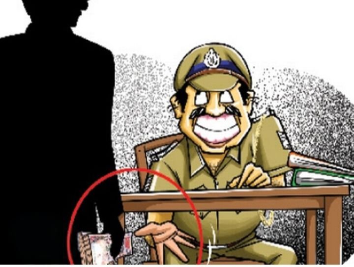 बड़ी खबर- शक्ति जिले में पुलिस सहायक उप निरीक्षक 20000/-रुपए की रिश्वत लेते पकड़ा गया रंगे हाथों. एसपी प्रफुल्ल ठाकुर ने किया सस्पेंड.₹40000/- की रखी थी मांग. चंद्रपुर के गुड्डू ढाबे में ले रहे थे मिश्रा जी रिश्वत kshititech