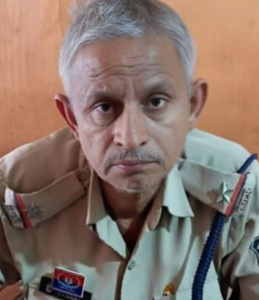 बड़ी खबर- शक्ति जिले में पुलिस सहायक उप निरीक्षक 20000/-रुपए की रिश्वत लेते पकड़ा गया रंगे हाथों. एसपी प्रफुल्ल ठाकुर ने किया सस्पेंड.₹40000/- की रखी थी मांग. चंद्रपुर के गुड्डू ढाबे में ले रहे थे मिश्रा जी रिश्वत kshititech