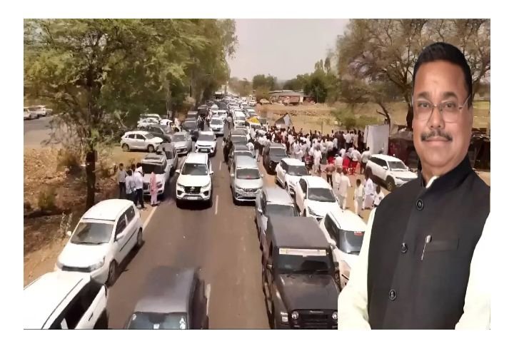 पीएम नरेन्द्र मोदी की अपील दरकिनार, एमपी में बीजेपी नेता ने करीब 700 गाड़ियों से दिखाया ‘भौकाल’. उज्जैन से भोपाल पहुंचे नेताजी पदभार ग्रहण करने kshititech