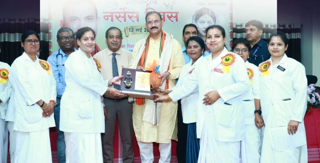 सेवा, समर्पण और संवेदनशीलता की पहचान अब नए सम्मान के साथ. छत्तीसगढ़ में ऑफिस स्टाफ नर्स को जाना जाएगा नर्सिंग ऑफिसर के नाम से kshititech