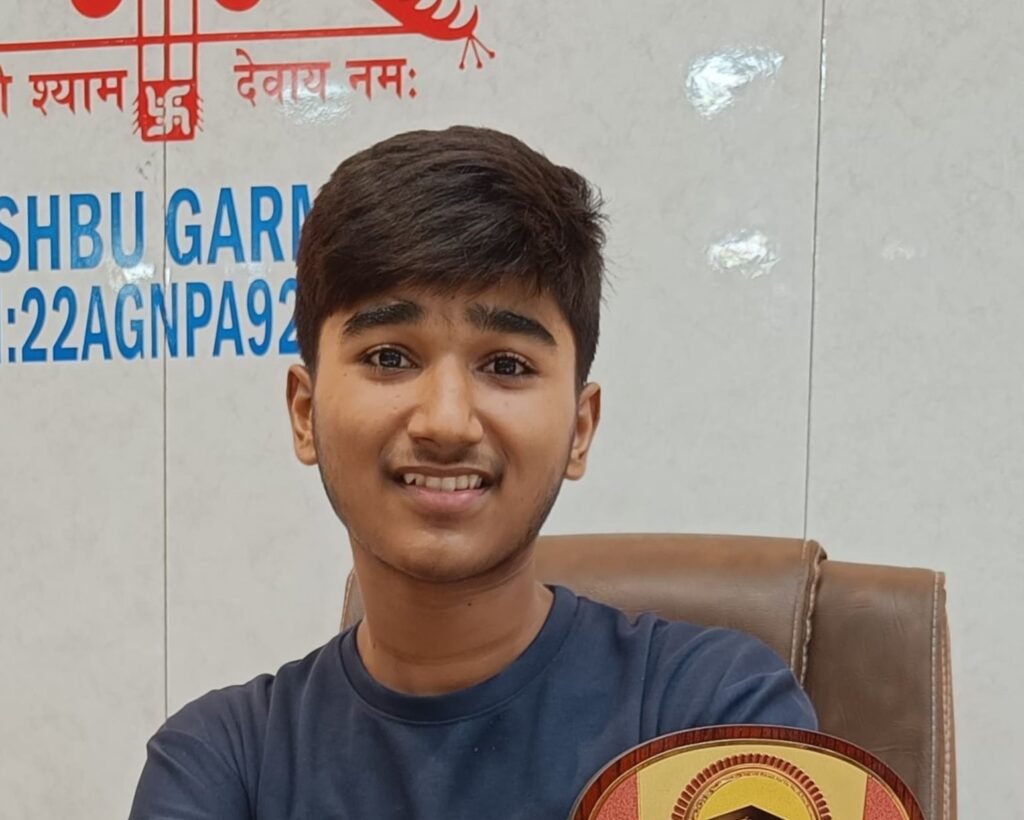 शक्ति जिले के बच्चों ने सीबीएसई में लहराया परचम. चैंबर पदाधिकारी विकास अग्रवाल की बिटिया प्रणवी ने हासिल किया 97. 25% अंक तो वहीं भाजपा जिला महामंत्री दीपक अग्रवाल की मेधावी बिटिया आराध्या ने हासिल किया 97% अंक.जिंदल वर्ल्ड स्कूल शक्ति की क्षमां अग्रवाल एवं वंश अग्रवाल ने भी हासिल की सफलता kshititech