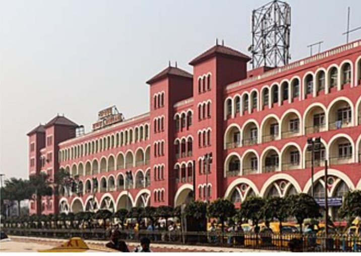 बंगाल में चला बुलडोजर- हावड़ा स्टेशन के सामने हटाए गए अतिक्रमण. सत्ता बदलते ही चकाचक होने लगा है कोलकाता. सुनियोजित तरीके से हटाया गया बड़ा अतिक्रमण kshititech