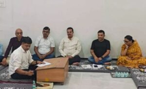 कुलपति पर लगे समाज को अपमानित करने के आरोप- छत्तीसगढ़ी दाऊ अग्रवाल समाज रायपुर इकाई की बैठक संपन्न. समाज ने किया इंदिरा गांधी कृषि विश्वविद्यालय के कुलपति के खिलाफ निंदा प्रस्ताव पारित kshititech