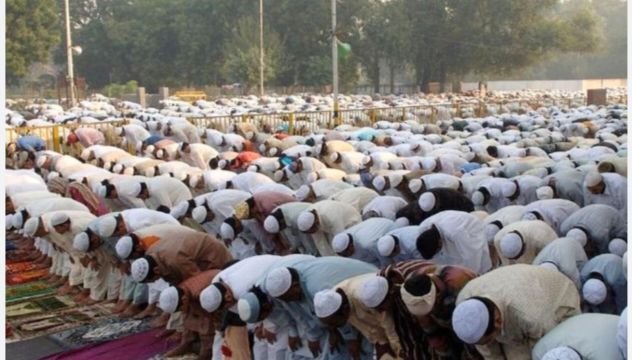 बंगाल में अब सड़कों पर नहीं पढ़ी जाएगी नमाज. भाजपा सरकार आते ही लगाया प्रतिबंध. मदरसो को मिलने वाली आर्थिक सहायता भी जून महीने से हो जाएगी बंद बंगाल में अब सड़कों पर नहीं पढ़ी जाएगी नमाज. भाजपा सरकार आते ही लगाया प्रतिबंध. मदरसो को मिलने वाली आर्थिक सहायता भी जून महीने से हो जाएगी बंद kshititech