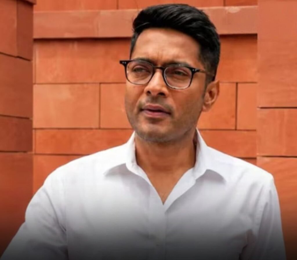 बंगाल की पूर्व मुख्यमंत्री ममता के भतीजे अभिषेक बनर्जी पर बड़ा एक्शन! 17 ठिकानों को लेकर आया 'बुलडोजर अल्टीमेटम. निगम ने दी चेतावनी- संतोष जनक जवाब नहीं मिलने पर खुद करेंगी निगम कार्रवाई. कोलकाता में आलीशान होटलो का मालिक है अभिषेक- सूत्र kshititech