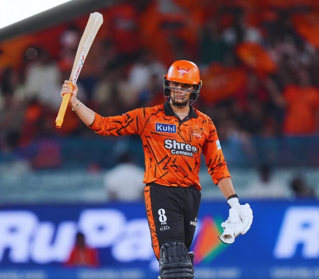 अभिषेक शर्मा ने तोड़ा अपना ही रिकॉर्ड-अब वैभव सूर्यवंशी के साथ करेंगे दो-दो हाथ. शुक्रवार को तूफानी बल्लेबाजी की अभिषेक ने. अभिषेक की नजर अब वैभव को पछाड़ने पर kshititech