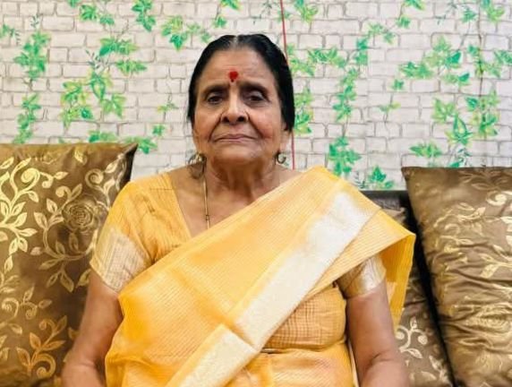 नहीं रही श्रीमती गीता देवी भोपालपुरिया. गजानंद मेडिकल के संचालक राजेश एवं विकेश की पूज्य माताजी थी गीता देवी.26 मई की सुबह नैला मुक्तिधाम में होगा अंतिम संस्कार.अग्रवाल समाज सहित विभिन्न संगठनों ने दी श्रद्धाजली kshititech