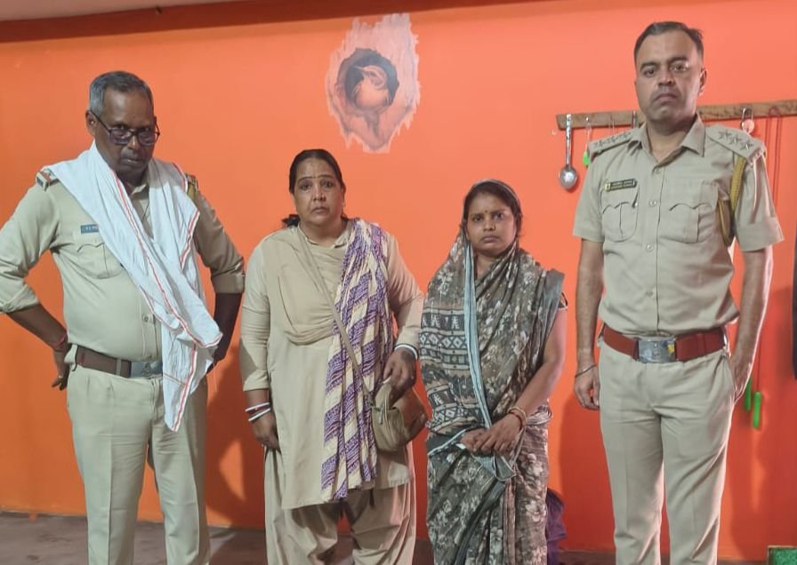 अवैध शराब कारोबारी पर आबकारी विभाग की बड़ी कार्रवाई- अवैध महुआ शराब के साथ महिला कारोबारी को किया गिरफ्तार. हसौद में हुआ मामला दर्ज अवैध शराब कारोबारी पर आबकारी विभाग की बड़ी कार्रवाई- अवैध महुआ शराब के साथ महिला कारोबारी को किया गिरफ्तार. हसौद में हुआ मामला दर्ज kshititech