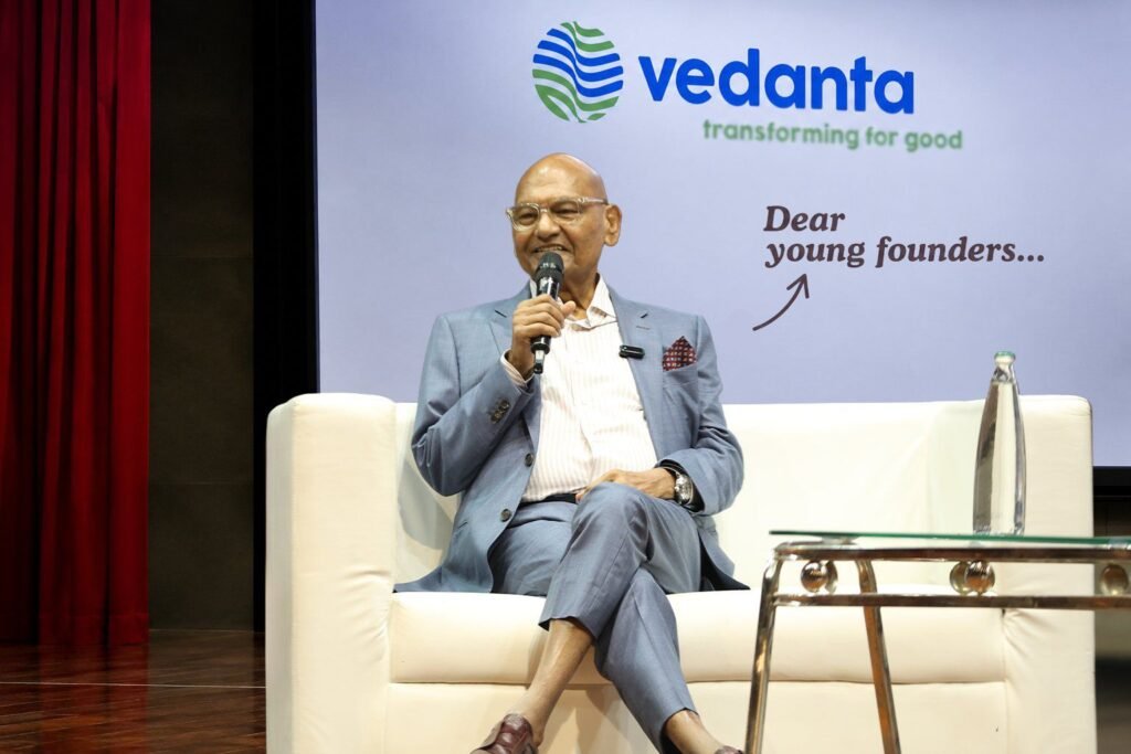 प्रेरणादायक बातें-वेदांता के संस्थापक अनिल अग्रवाल जी ने कहा- बड़ा मुकाम और बड़ा बदलाव.कुछ असली और ठोस बनाने से ही आता है। ना कि सिर्फ संख्या बल के पीछे भागने से।अच्छी नियत के साथ आगे बढ़े। सोच समझकर आकलन करें एवं समझदारी से फंड जुटाएं kshititech