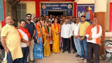 जननायक स्व. रोशन लाल अग्रवाल की जन्म जयंती पर खरसिया में भाजपा नेताओं ने किया सरकारी अस्पताल में मरीजों को फल बिस्किट का वितरण. गिरधर गुप्ता सहित पार्टी कार्यकर्ताओं ने दी श्रद्धांजलि. रायगढ़ में कमलम परिवार द्वारा स्वच्छता अभियान सहित रक्तदान शिविर प्रारंभ kshititech