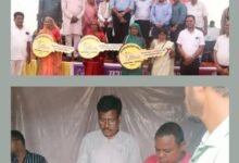 शक्ति जिले में निजी उर्वरक व्यापारियों पर कृषि विभाग की बड़ी कार्यवाही।कालाबाजारी और अवैध भंडारण पर सख्ती, बिना नवीनीकरण उर्वरक व्यापार करने वाले प्रतिष्ठानों पर कार्यवाही। 1 जून को बंदोरा में हुआ समाधान शिविर. 3 जून को अचानकपुर में होगा शिविर. जिला कलेक्टर तोपनो के निर्देशन में जिले में हो रहा सुशासन तिहार के समाधान शिविरों का आयोजन kshititech