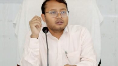 शक्ति जिले के किसानों को नैनो यूरिया की तकनीक से जागरूक करने अभियान चलाने कलेक्टर ने दिए कृषि विभाग को निर्देश. लंबित राजस्व मामलो के त्वरित निराकरण हेतु कलेक्टर साहब गंभीर बैठक में उपस्थित अधिकारियों को कहा शीघ्र निराकरण हो मामलों का. आज मंगलवार को समय सीमा की बैठक को संबोधित कर रहे थे तोपनो साहब. कल 10 जून को जिले में सुशासन तिहार के समाधान शिविरों का होगा समापन kshititech