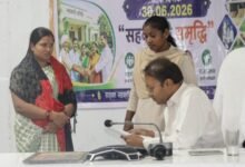 प्रत्येक मंगलवार को होने वाला कलेक्टर साहब का जन दर्शन कार्यक्रम लोगों की समस्याओं के निराकरण का बना सशक्त माध्यम. तोपनो साहब के निर्देश पर नागरिकों को मिल रही जन दर्शन के माध्यम से बेहतर सुविधाएं. गिरते पानी में भी 17 लोग पहुंचे कलेक्टर साहब से मिलने kshititech