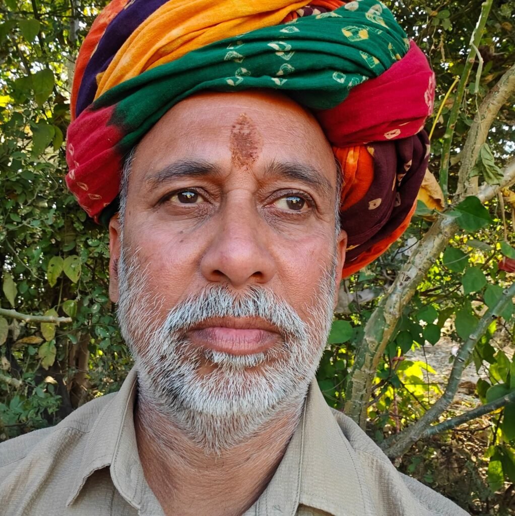 सीसी का सच: विकास के नाम पर प्यासा होता छत्तीसगढ़. जल संरक्षण के नाम पर करोड़ों- अरबो रुपए खर्च होने के बाद भी पानी के लिए प्यासा है छत्तीसगढ़-मनोज शुक्ला सामाजिक कार्यकर्ता रायपुर. श्री शुक्ल ने कहा- सीमेंट क्रांकिटीकरण ने तबाह कर दी है वाटर लेवल की स्थिति सीसी का सच: विकास के नाम पर प्यासा होता छत्तीसगढ़. जल संरक्षण के नाम पर करोड़ों- अरबो रुपए खर्च होने के बाद भी पानी के लिए प्यासा है छत्तीसगढ़-मनोज शुक्ला सामाजिक कार्यकर्ता रायपुर. श्री शुक्ल ने कहा- सीमेंट क्रांकिटीकरण ने तबाह कर दी है वाटर लेवल की स्थिति kshititech