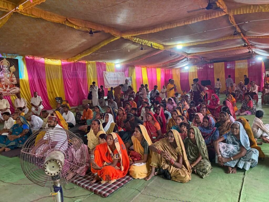 10 जून को छत्तीसगढ़ के मदकू द्वीप में हुआ विशाल संत सम्मेलन. छत्तीसगढ़ प्रदेश घर वापसी प्रमुख अंजू गबेल ने भी किया संत सम्मेलन को संबोधित. अंजू ने कहा- प्रदेश में सनातन धर्म की रक्षा के लिए लगातार प्रयासों की आवश्यकता.अवैध धनवंतरण के शिकार लोगों की हो रही घर वापसी.150 संतों की उपस्थिति में सनातन धर्म की रक्षा का लिया गया संकल्प kshititech