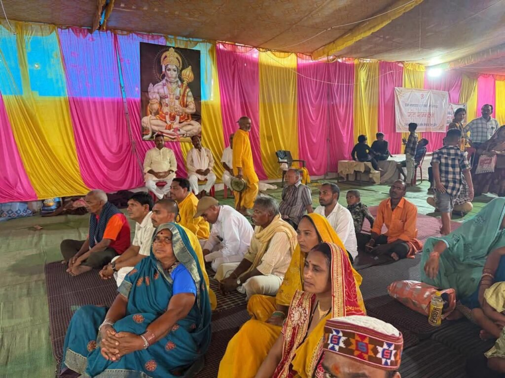 10 जून को छत्तीसगढ़ के मदकू द्वीप में हुआ विशाल संत सम्मेलन. छत्तीसगढ़ प्रदेश घर वापसी प्रमुख अंजू गबेल ने भी किया संत सम्मेलन को संबोधित. अंजू ने कहा- प्रदेश में सनातन धर्म की रक्षा के लिए लगातार प्रयासों की आवश्यकता.अवैध धनवंतरण के शिकार लोगों की हो रही घर वापसी.150 संतों की उपस्थिति में सनातन धर्म की रक्षा का लिया गया संकल्प kshititech