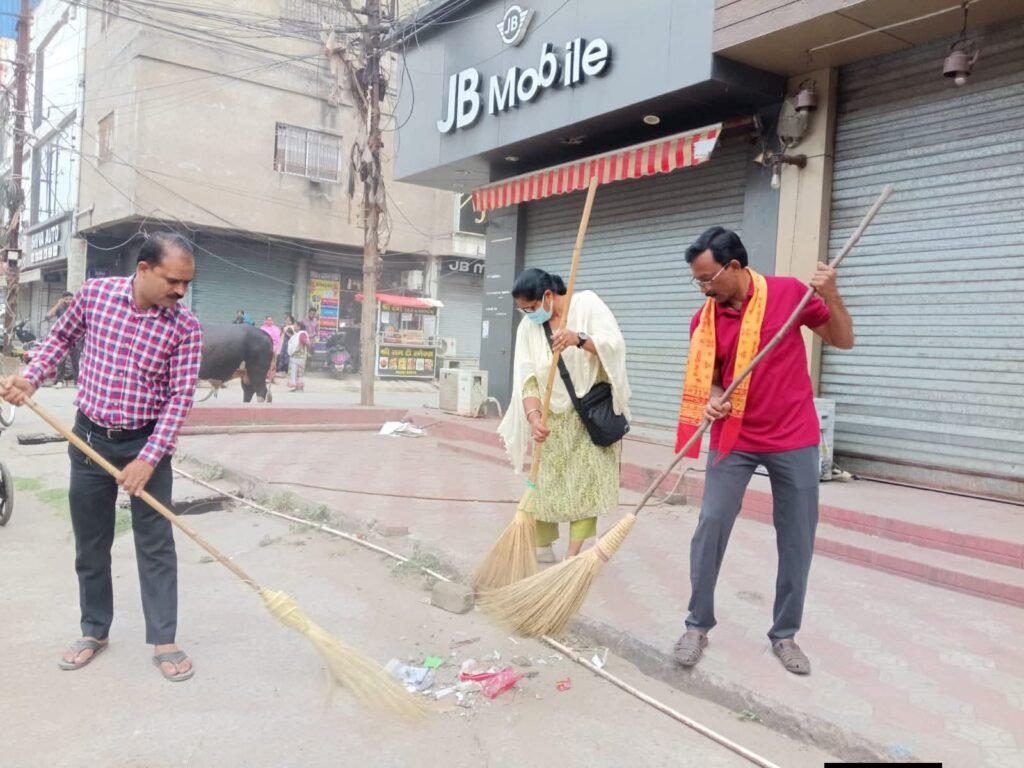 जननायक स्व. रोशन लाल अग्रवाल की जन्म जयंती पर खरसिया में भाजपा नेताओं ने किया सरकारी अस्पताल में मरीजों को फल बिस्किट का वितरण. गिरधर गुप्ता सहित पार्टी कार्यकर्ताओं ने दी श्रद्धांजलि. रायगढ़ में कमलम परिवार द्वारा स्वच्छता अभियान सहित रक्तदान शिविर प्रारंभ जननायक स्व. रोशन लाल अग्रवाल की जन्म जयंती पर खरसिया में भाजपा नेताओं ने किया सरकारी अस्पताल में मरीजों को फल बिस्किट का वितरण. गिरधर गुप्ता सहित पार्टी कार्यकर्ताओं ने दी श्रद्धांजलि. रायगढ़ में कमलम परिवार द्वारा स्वच्छता अभियान सहित रक्तदान शिविर प्रारंभ kshititech